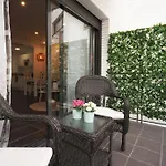 Апартаменти Seahomes Vacations - Beachside With Pool *