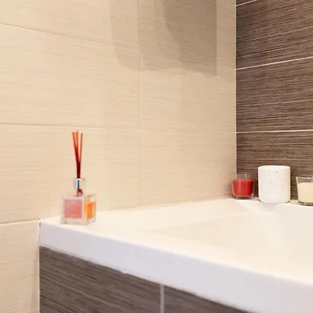 Seahomes Vacations - Beachside With Pool Appartement Lloret de Mar