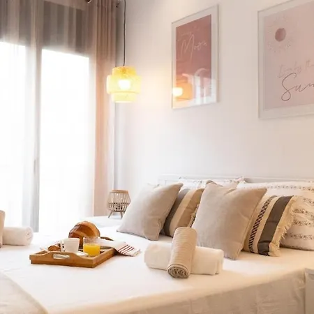 Seahomes Vacations - Beachside With Pool Lloret de Mar