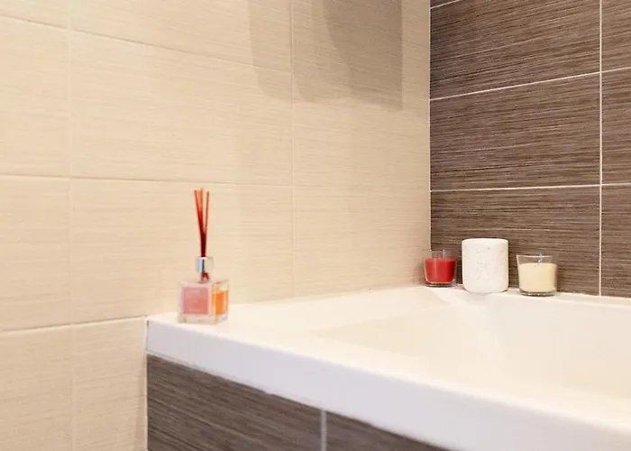 Seahomes Vacations - Beachside With Pool Apartman Lloret de Mar