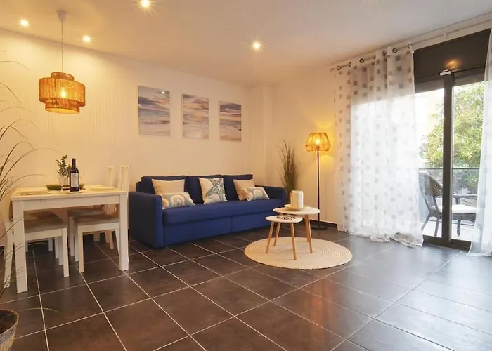 Apartman Seahomes Vacations - Beachside With Pool Lloret de Mar