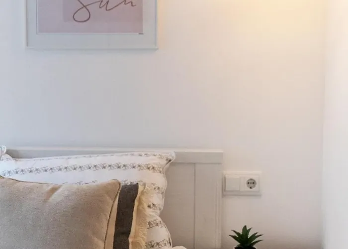 Apartman Seahomes Vacations - Beachside With Pool Lloret de Mar