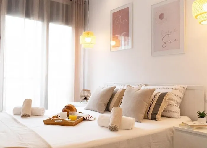 Seahomes Vacations - Beachside With Pool Lloret de Mar