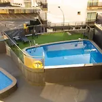 Seahomes Vacations - Beachside With Pool