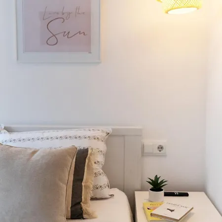 Apartamento Seahomes Vacations - Beachside With Pool Lloret de Mar