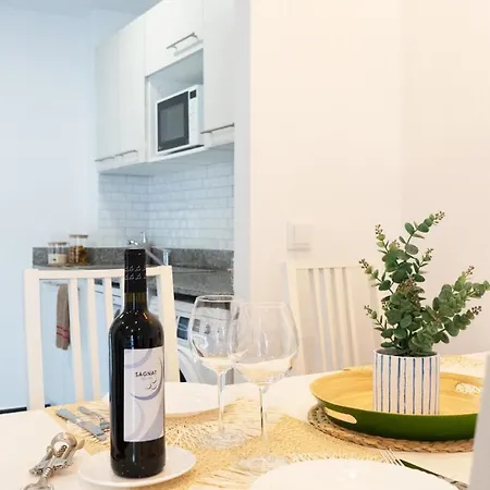 Seahomes Vacations - Beachside With Pool 아파트 *