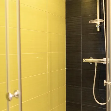 아파트 Seahomes Vacations - Beachside With Pool