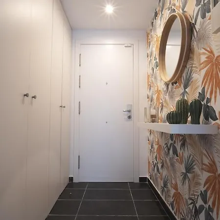 Apartment Seahomes Vacations - Beachside With Pool