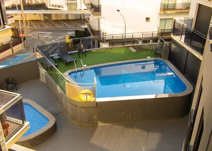 Seahomes Vacations - Beachside With Pool