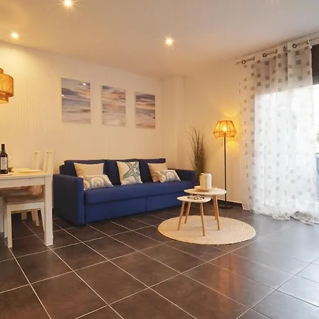 아파트 Seahomes Vacations - Beachside With Pool 료렛 드 마르