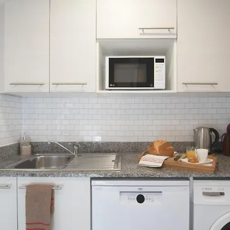 Seahomes Vacations - Beachside With Pool 아파트